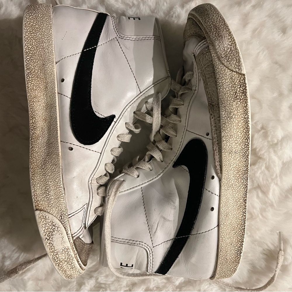 Nike Women's Blazers Size 7.5